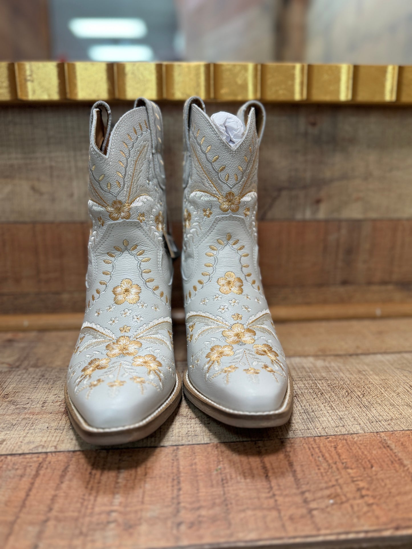 DINGO WOMEN'S PRIMROSE EMBROIDERED FLORAL WESTERN BOOTIES
