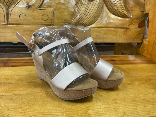 Flat rose gold high heel