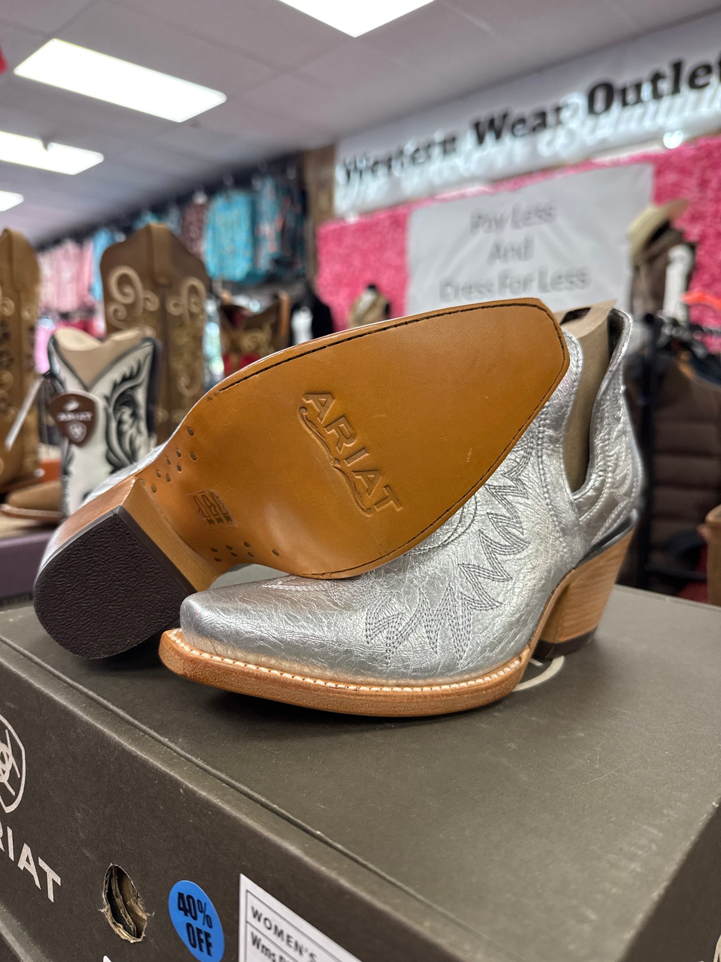 ARIAT Women’s Dixon shiny silver boots