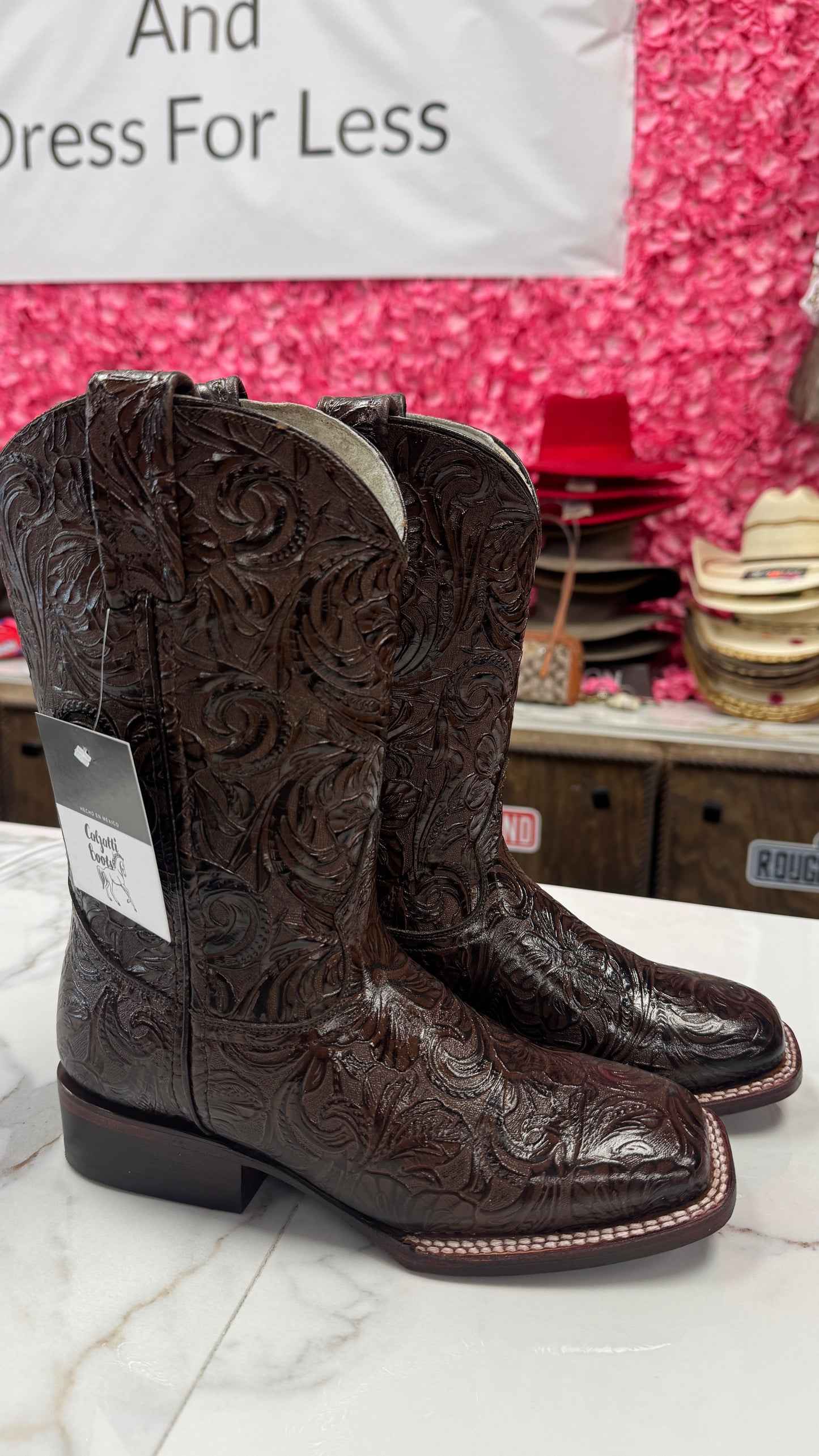 Calzatti women’s Boots brown hand tool