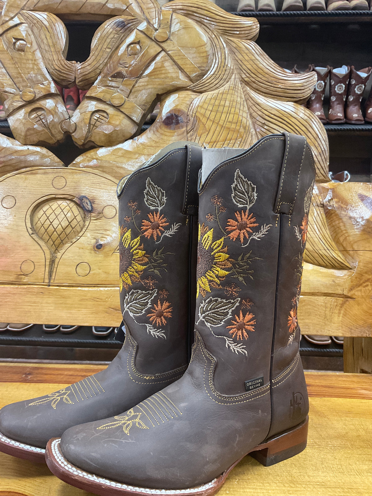 ReyMe Wmns brown w/ flower boot