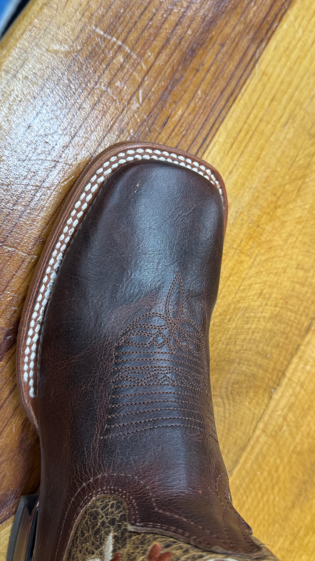 Mc Allen women’s brown cowgirl boots