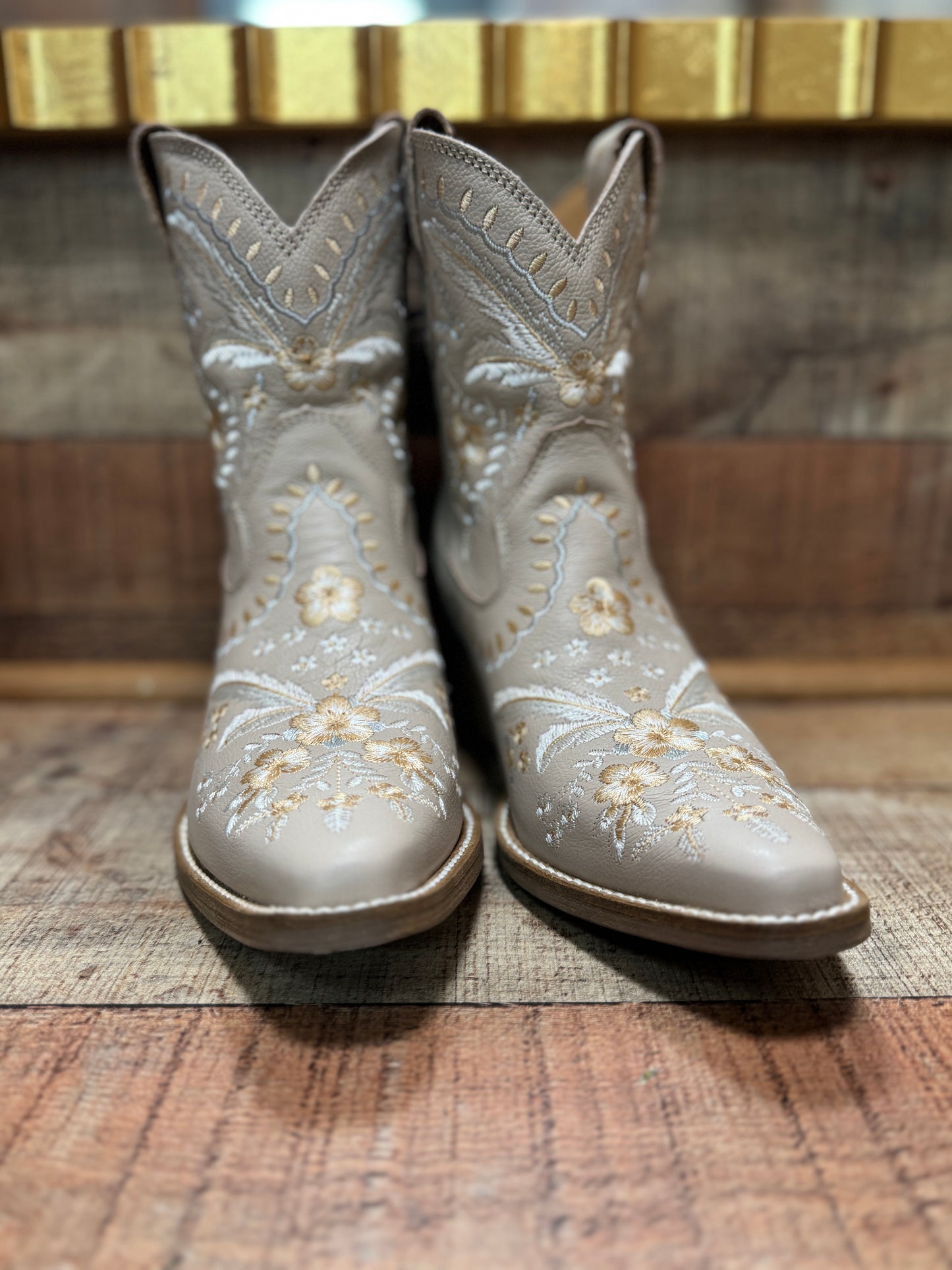 DINGO WOMEN'S PRIMROSE EMBROIDERED FLORAL WESTERN BOOTIES
