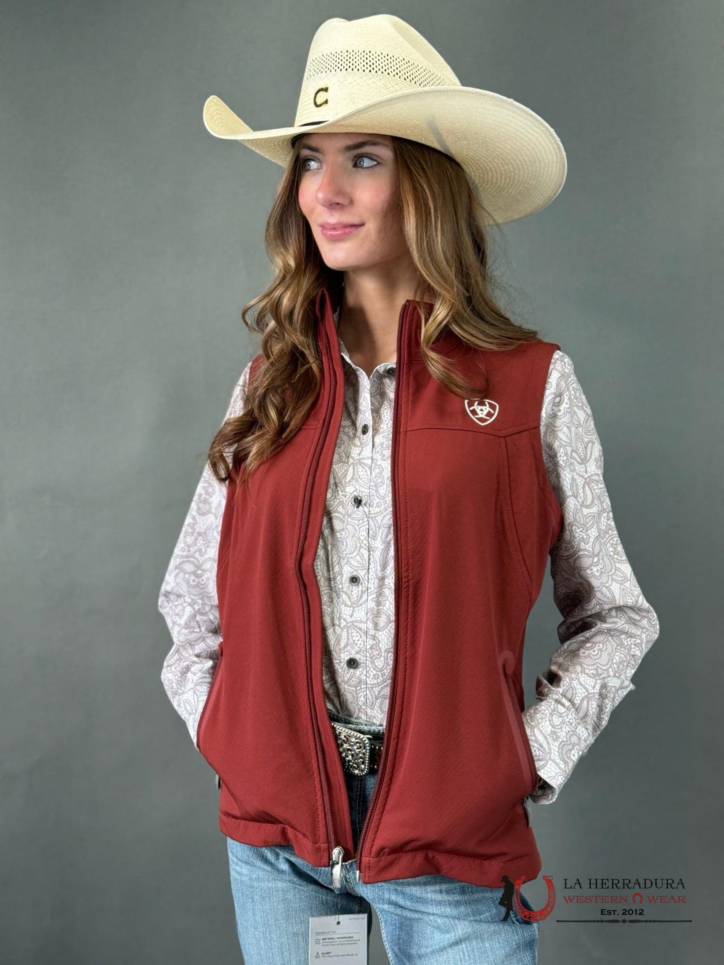 WOMEN'S ARIAT NEW TEAM SOFTSHELL VEST FIRED BRICK